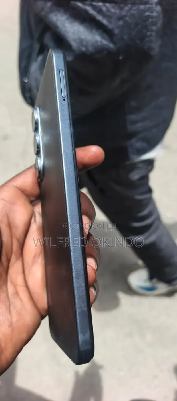 Infinix Hot 60i 128GB Gray - 1