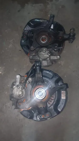 Complete Toyota Axio Front Hub (Used)