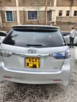 Toyota Wish 2013 Silver - 2