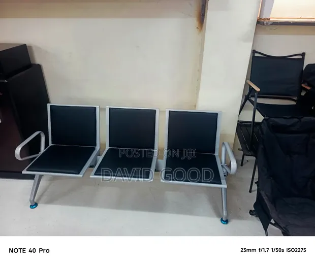 Link Waiting Chair - Brand New - 1