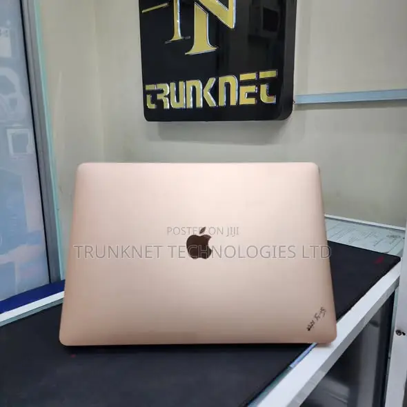 Apple MacBook Air 2018 8GB RAM 256GB SSD Intel Core i5 - 1