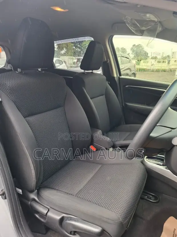 Honda Fit LX 2019 Silver - 1