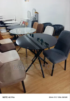 Boss Office Products Black Round Table