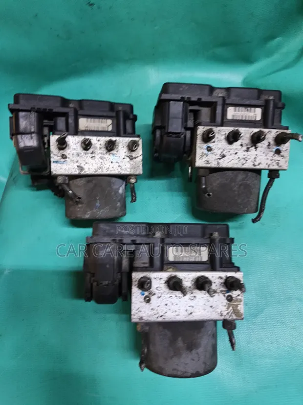ABS Pump Nissan NV200 Used - 1