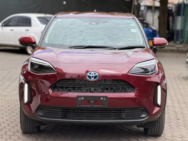 Toyota Yaris Cross 1.5 Hybrid AWD 2021 Burgundy - 1