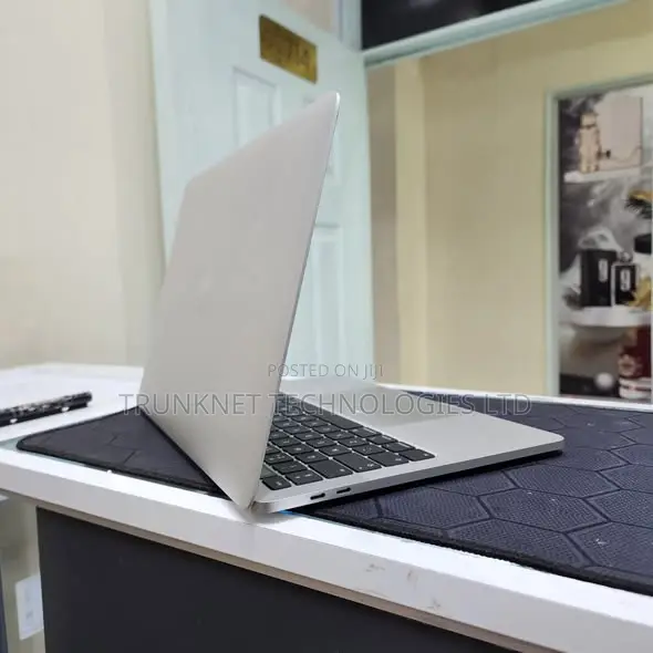 Apple MacBook Pro 32GB RAM, Intel Core i7, 512GB SSD - 1
