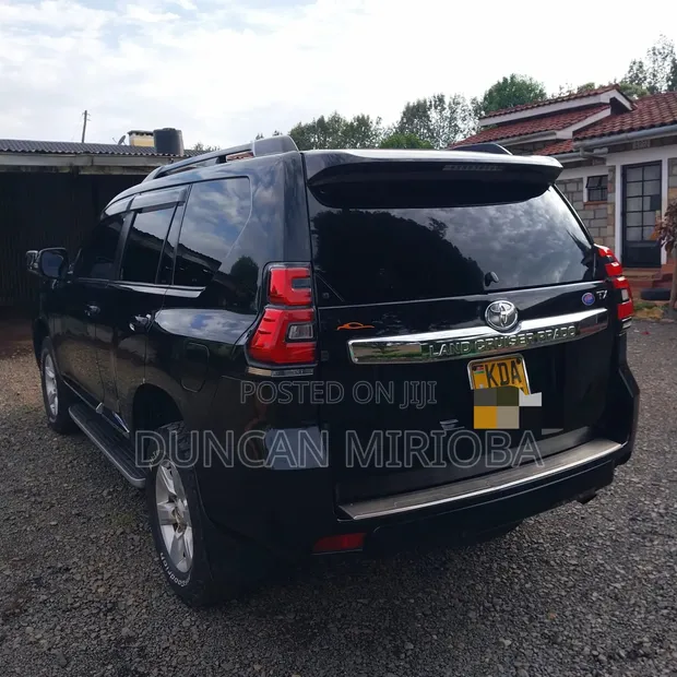 Toyota Land Cruiser Prado 2013 Black - 1