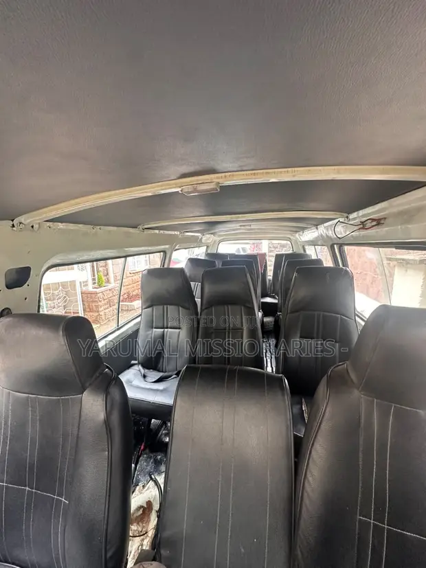 Nissan Caravan (Urvan) 2013 White - 1