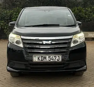 Toyota Noah Hybrid 2016 Black