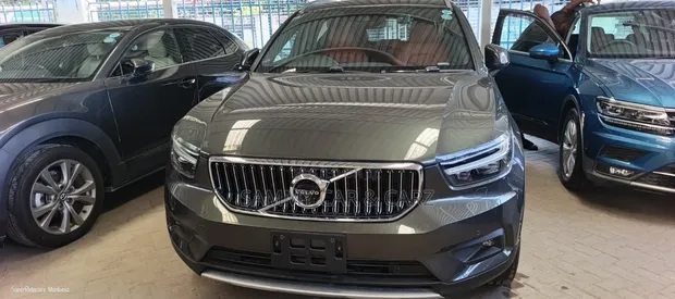 Volvo XC40 T5 Petrol AWD 2019 Green - 1