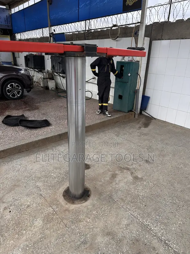 New Heavy Commercial Single Post Lift - 1