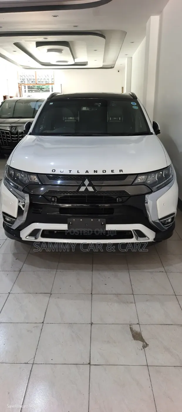 Mitsubishi Outlander 2.4 PHEV AWD 2019 White - 1