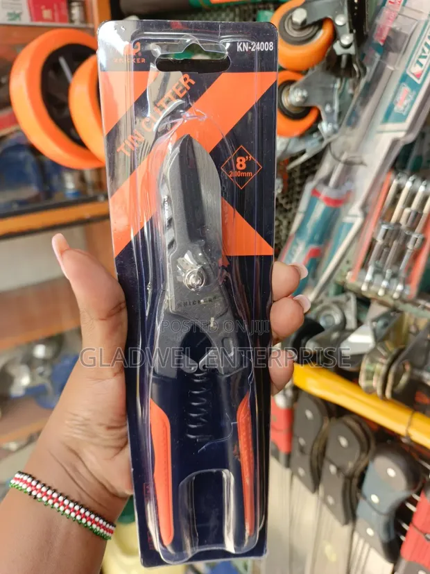 Brand New 8-Inch Tin Cutter - 1