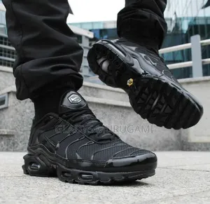Nike Tn Black Sneakers