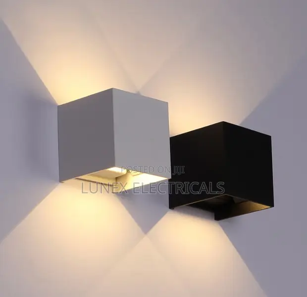 Outdoor Square Aluminum Alloy LED Wall Light - 1