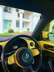 Volkswagen Beetle 2015 Yellow - 1