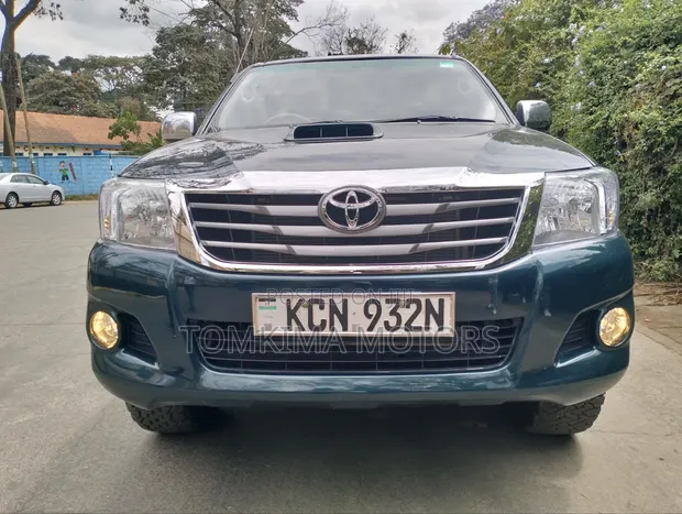 Toyota Noah 2010 - Double Cab, Automatic - 1