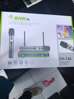 BNK UHF Wireless Microphone System