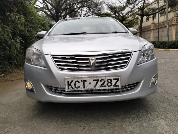 Toyota Premio 2013 Silver - 1