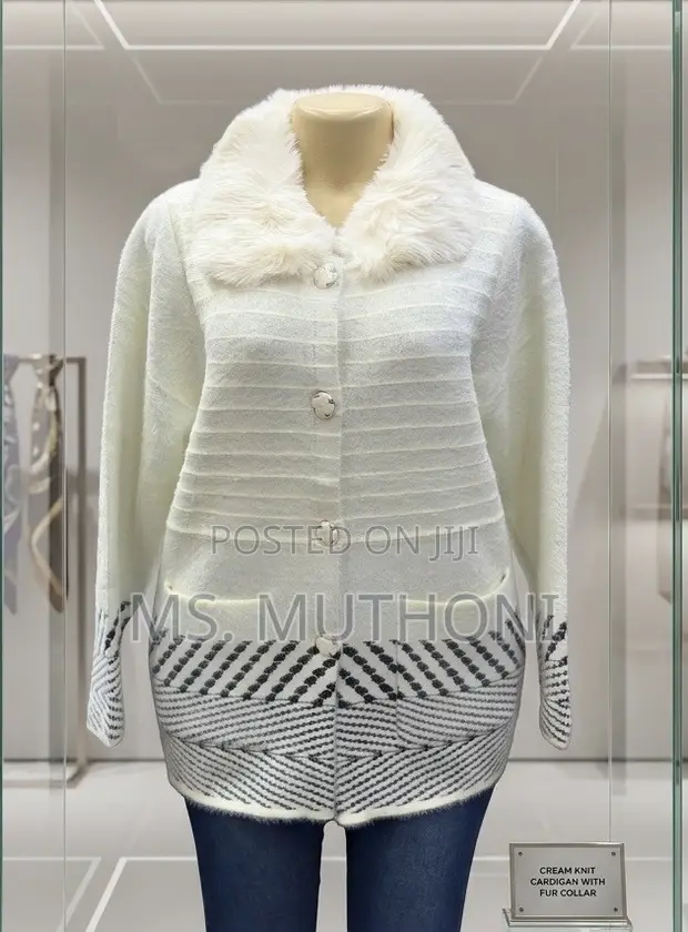 Free Size Faux Fur Collar Knit Cardigan - 1