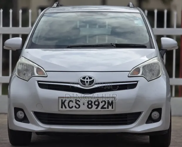 Toyota Ractis 1.5 FWD 2013 Silver - 1