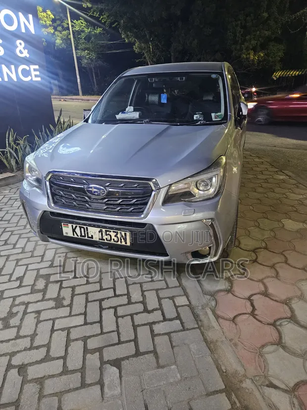Subaru Forester 2017 Silver - 1