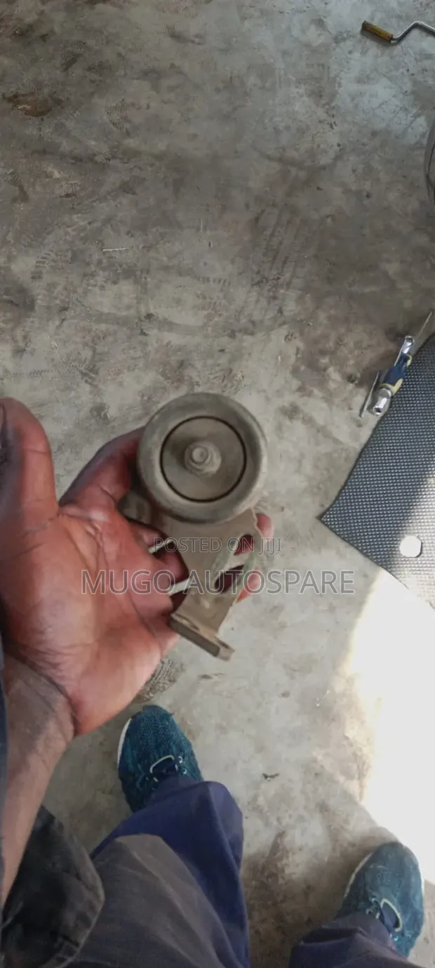 Daihatsu Mira Tensioner - 1