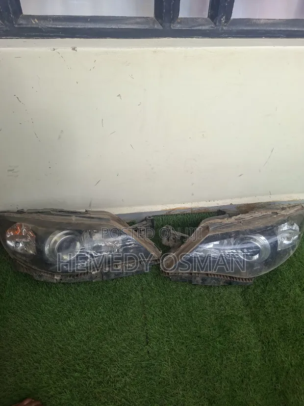 Subaru Impreza GH2 Headlights (Used) - 1