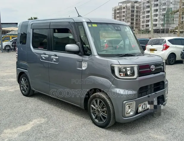 Toyota Pixis Mega 2018 Gray - 1