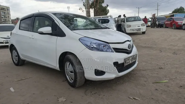 Toyota Vitz 2012 White - 1