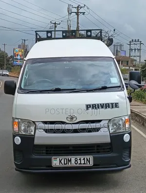 Toyota HiAce 2016 Petrol 10-Seater
