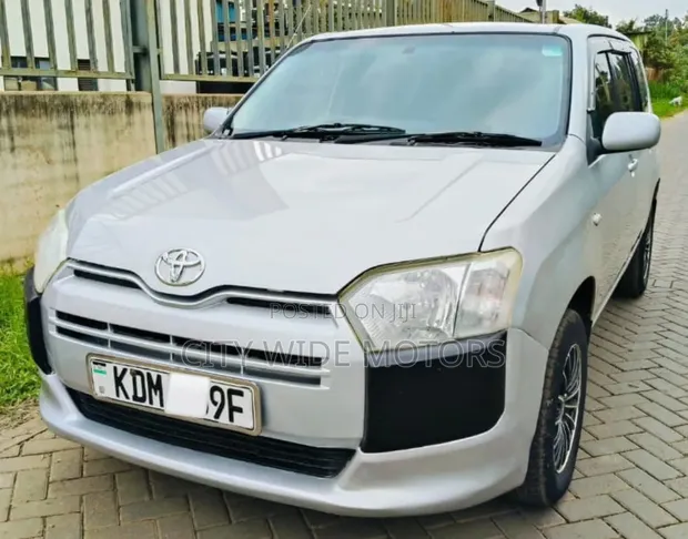 Toyota Succeed SV Premium 2016 Silver - 1