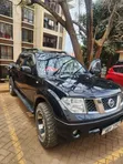 Nissan Navara 2.5 dCi 4x4 Pickup 2007 Black - 2