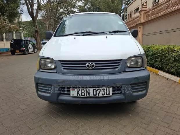 Toyota TownAce 2005 White - 1