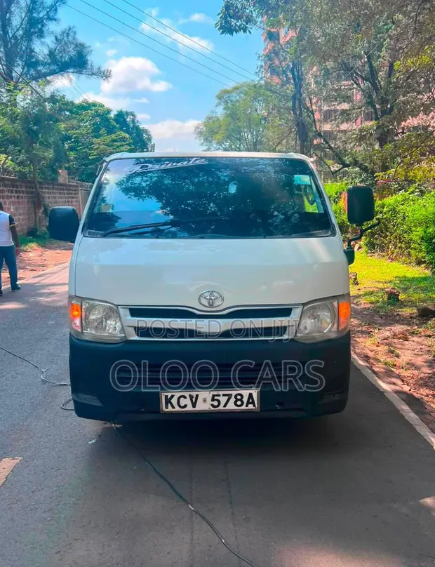 Toyota HiAce 2013 White - 1