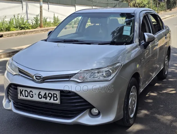 Toyota Axio 2014 Silver - 1