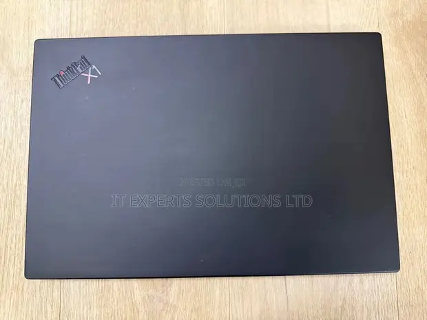 Lenovo ThinkPad X1 Carbon Laptop (i7, 16GB RAM, 512GB SSD) - 1