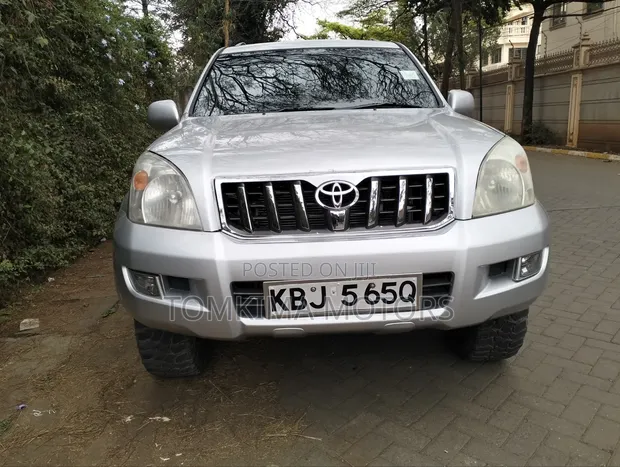 Toyota Land Cruiser Prado 2005 Silver - 1