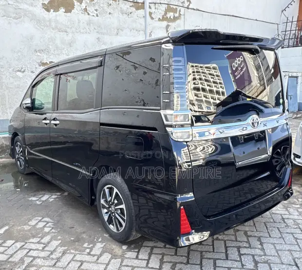 Toyota Voxy ZS-Kirameki II 2019 - 1