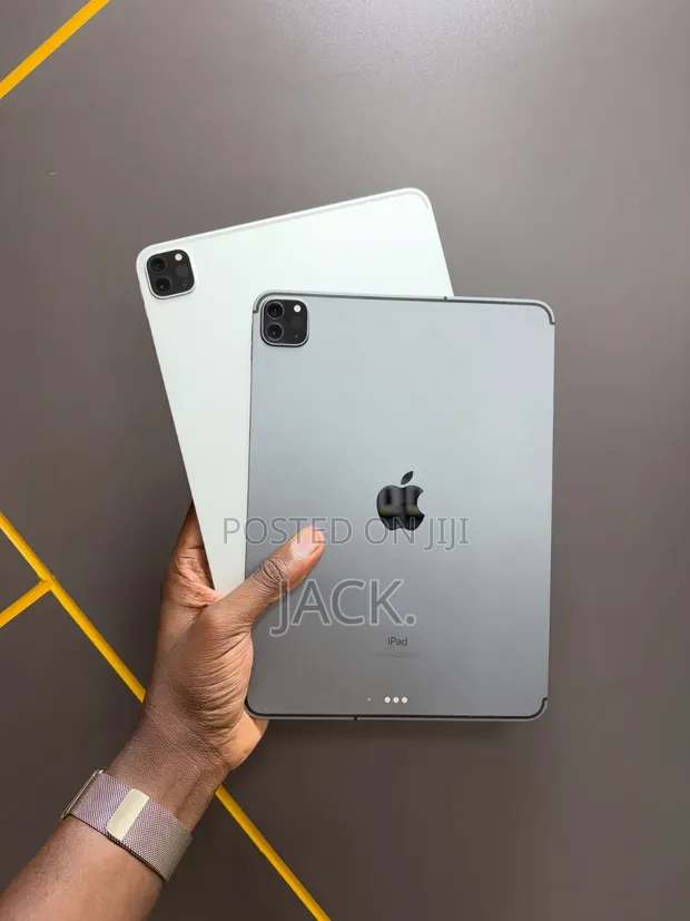 Apple iPad Pro 12.9 (2022) 128GB Silver - 1