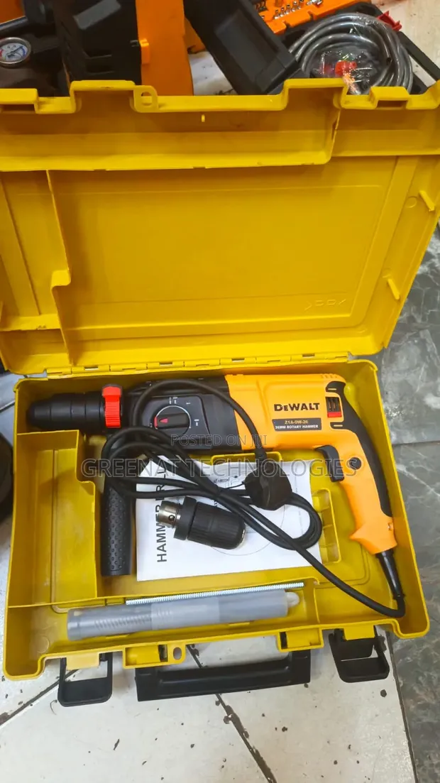 DeWALT 26mm Rotary Hammer 800W - 1