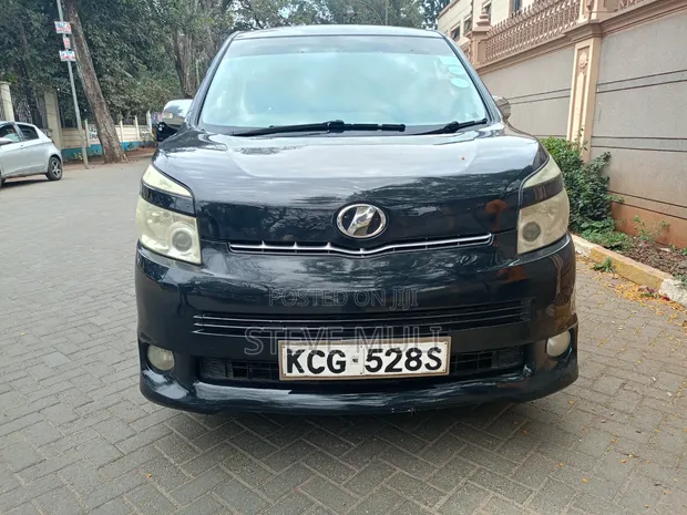 Toyota Voxy X L Edition 2WD 8-Seater 2009 - 1