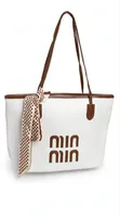 Ella's Elegant Ladies Handbag - 3