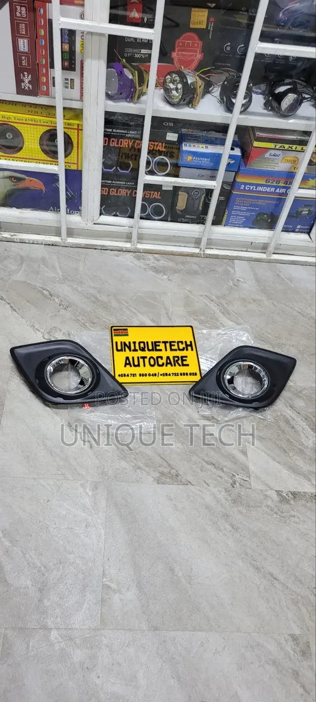 Toyota Hilux Revo 2015 Fog Light Cover - 1