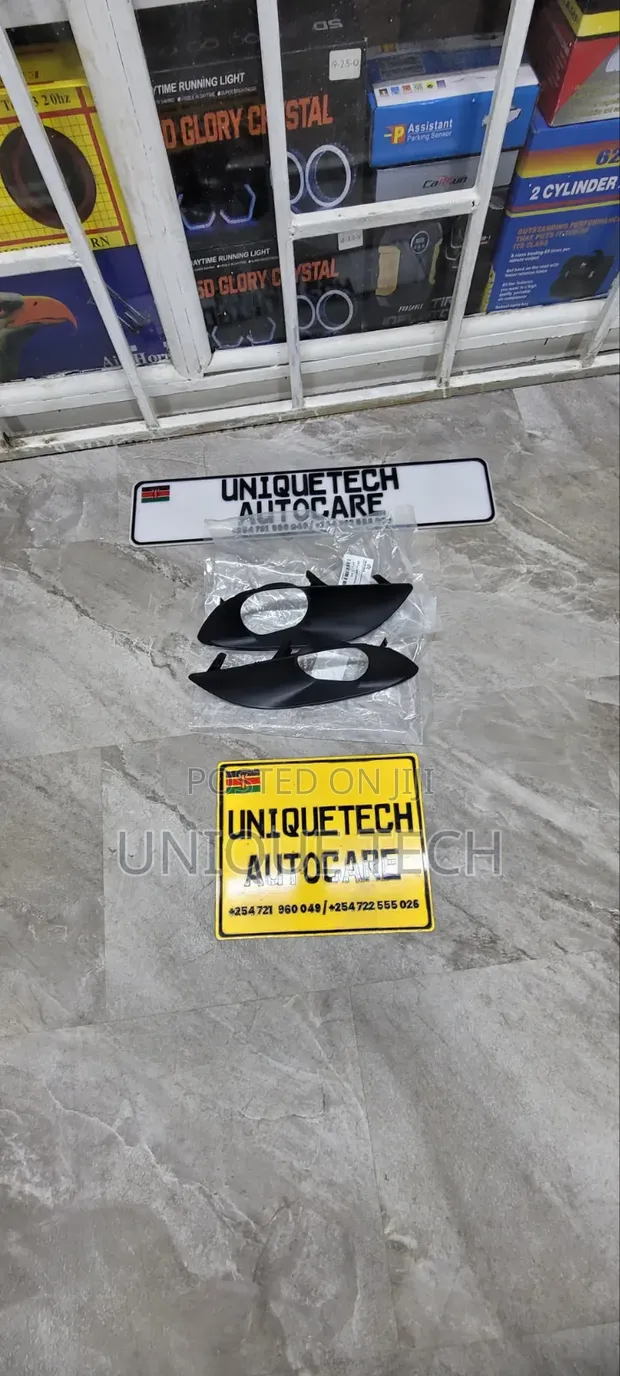 2008 Toyota Vitz Front Fog Lamp Covers - 1