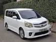 Toyota Noah 2012 White - 2