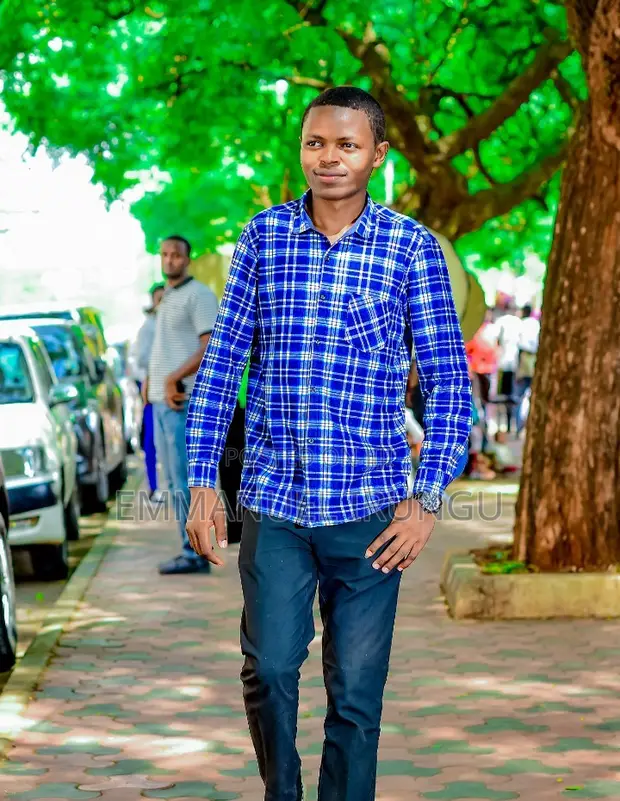 Motor Bike Delivery Driver CV - Emmanuel - 1