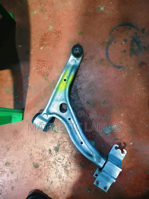 Mercedes-Benz B180 Lower Control Arms (Used)
