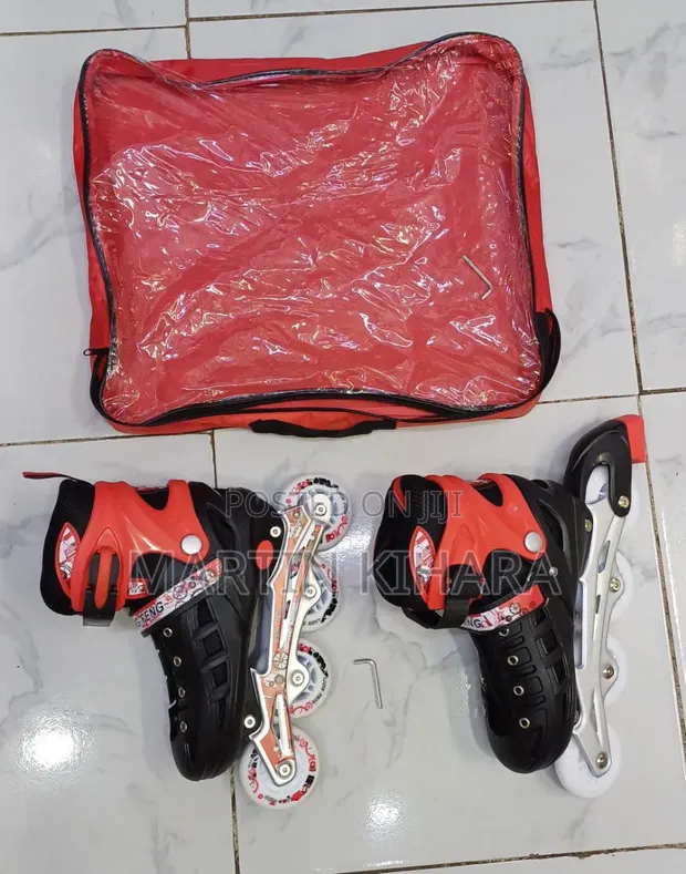 Adjustable Rubber Wheels Inline Roller Skates - 1