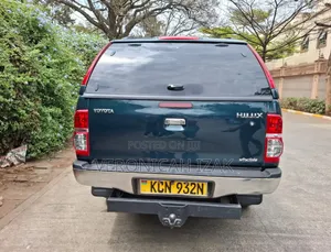 Toyota Hilux Double Cabin 2011